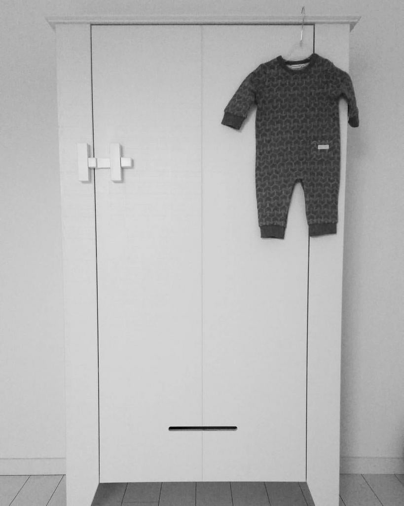 Houten kledingkast met hanggedeelte en 2 planken, Huis en Inrichting, Kasten | Kledingkasten, Ophalen, Met deur(en), Gebruikt