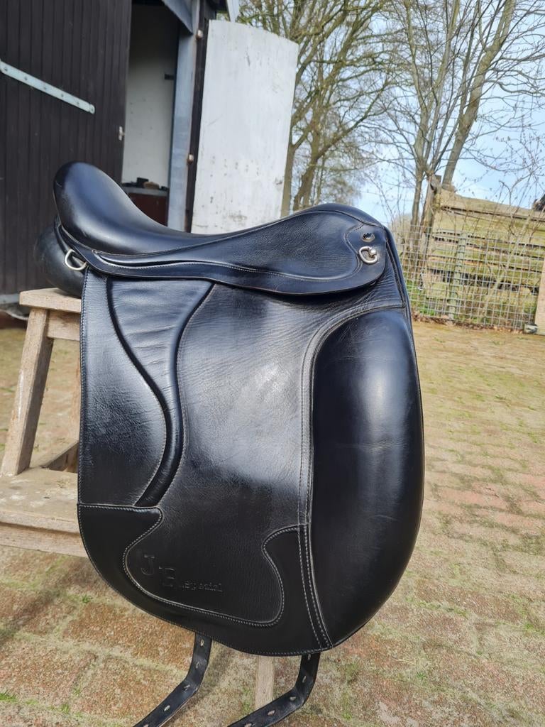 IJslander zadel, topreiter en 2 oude zadels, Ophalen, Dressuur