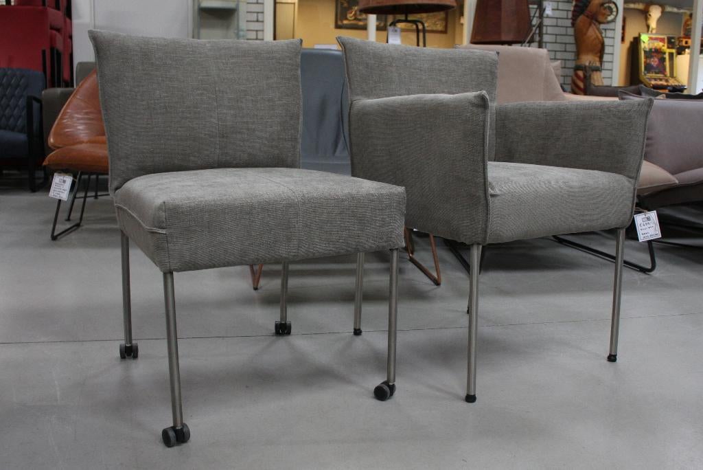 4 x luxe eetkamerstoel Forward Jess design stof wieltjes, Ophalen, Zo goed als nieuw, Grijs, Stof
