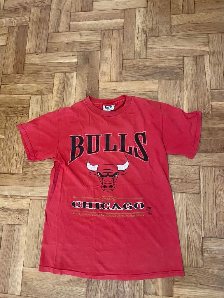 Chicago Bulls Red Lee Sports t-shirt vintage | M, Ophalen of Verzenden, Zo goed als nieuw, Maat 48/50 (M), Rood