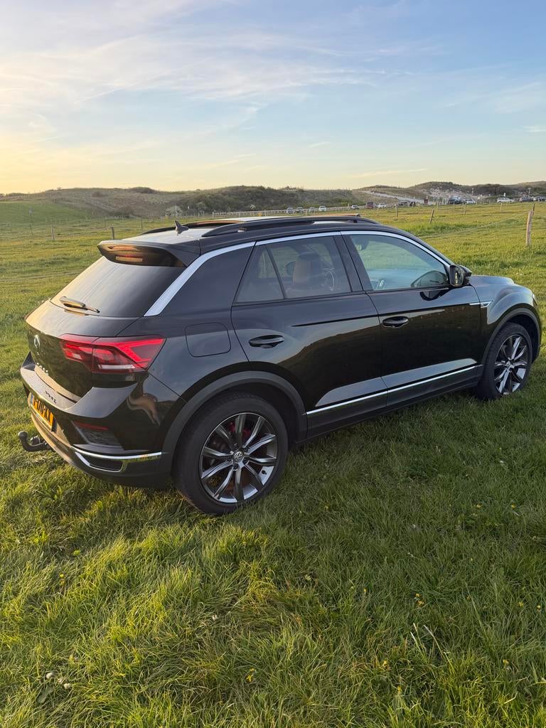 Volkswagen T-Roc 1.5 TSI 150pk 7-DSG 2018 Zwart, Auto's, 1498 cc, 4 cilinders, Zwart, Particulier