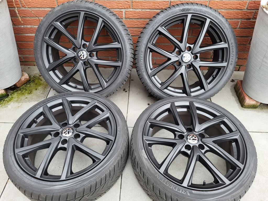 Volkswagen Golf 7 velgen 225/40/18 inch met banden, Auto-onderdelen, 18 inch, Gebruikt, Banden en Velgen, Personenwagen