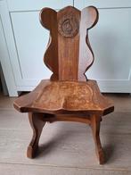Antieke eikenhouten kinderstoel met ooievaar, Ophalen of Verzenden