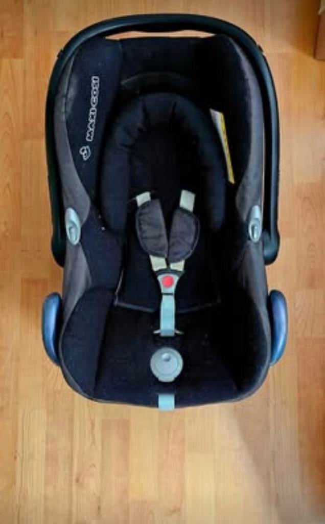 Maxi-Cosi Cabriofix met zitverkleiner en optionele adapters, Kinderen en Baby's, Ophalen, Zo goed als nieuw, 0 t/m 13 kg, Maxi-Cosi