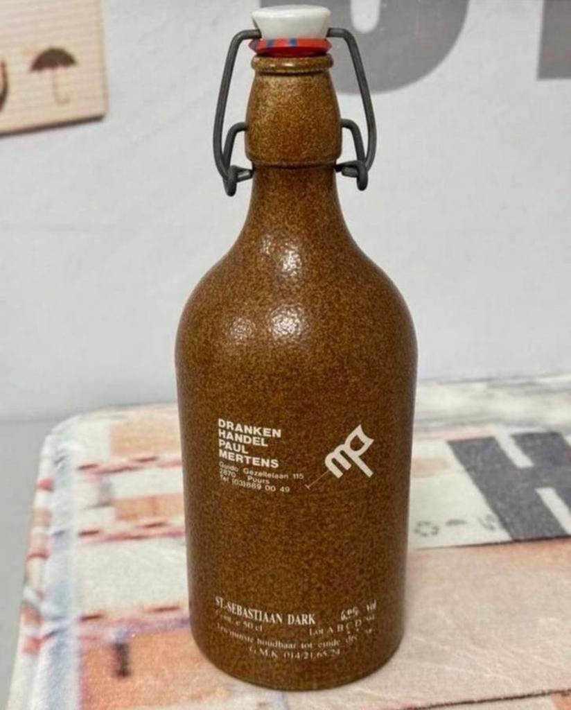 Stenen kruik beugel Sint Pieter Puurs stoneware bier fles, Ophalen of Verzenden, Zo goed als nieuw, Flesje(s)