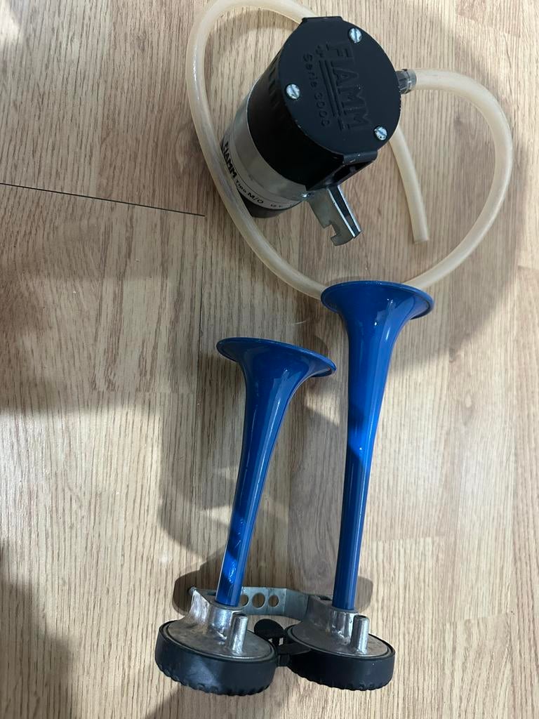 FIAMM Tipo M/O 12V Luchtcompressor met claxons, Ophalen of Verzenden, Gebruikt, Universele onderdelen