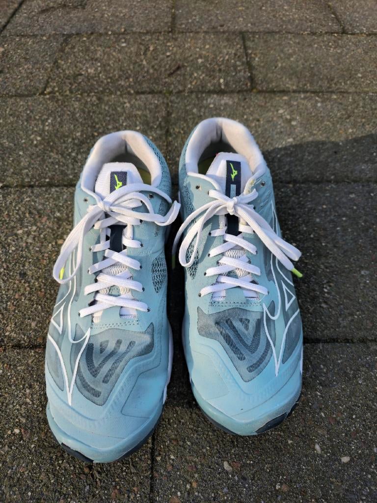 Mooie nette mizuno enerzy volleybal schoenen maat 41, Ophalen of Verzenden, Zo goed als nieuw, Schoenen