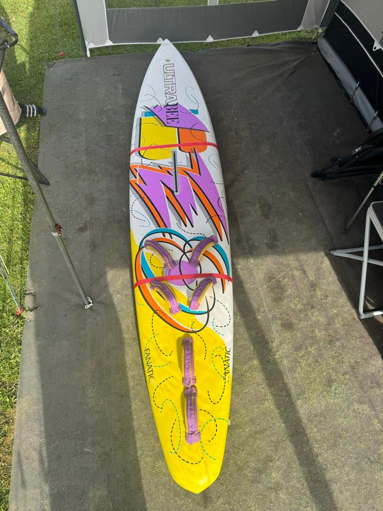 Windsurfet Fanatic compleet.Giek, uitschuifbare mast, zeilen, Ophalen, 250 tot 300 cm, Complete set, 5 tot 7 m²