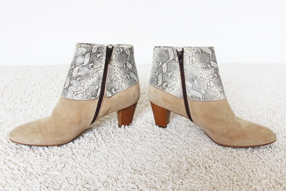 Mooie Suede Altra Cosa Enkellaarsjes (Maat 41) - s15 € 35,-, Kleding | Dames, Altra Cosa, Bruin, Lage of Enkellaarzen, Ophalen of Verzenden