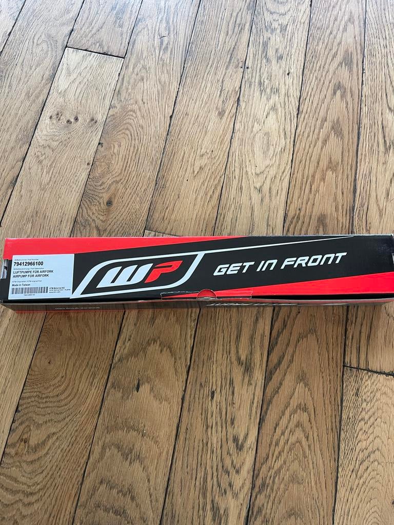 KTM/WP digitale luchtpomp voor voorvork, Motoren, Ophalen of Verzenden