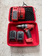 Milwaukee schroefmachine met lader en twee accu's, Ophalen, Boor- en Schroefmachine, Variabele snelheid, Gebruikt