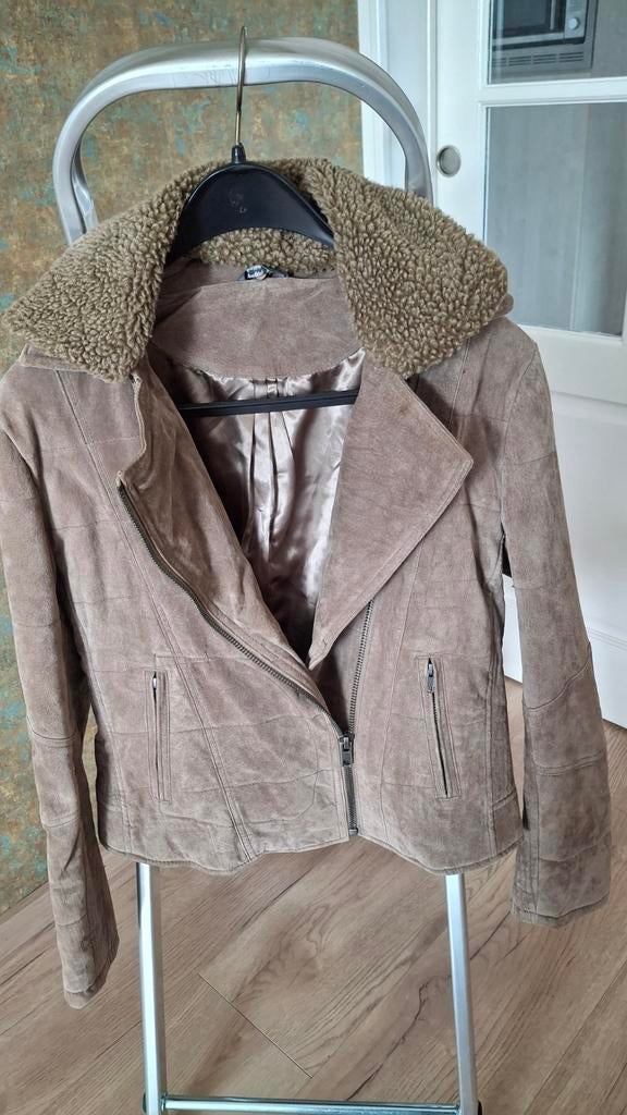 Grijsbruine suède jas met teddy kraag, Ophalen of Verzenden