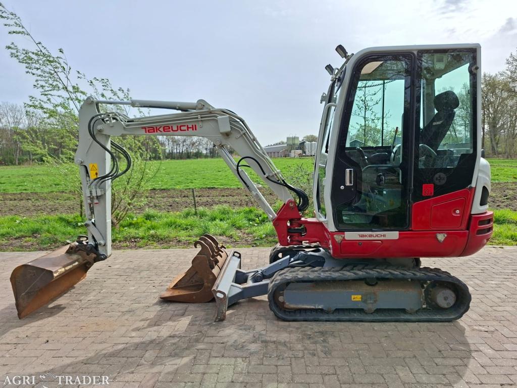 Takeuchi TB230 | bj 2017 | 5732uur | Sloopsorteer functie, -, Niet opgegeven, Ophalen of Verzenden, Niet opgegeven