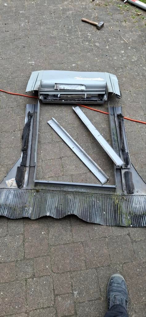 Velux GGL-C02, incl hor/verduistering, Ophalen, Zwart, Minder dan 5 m², Overige typen