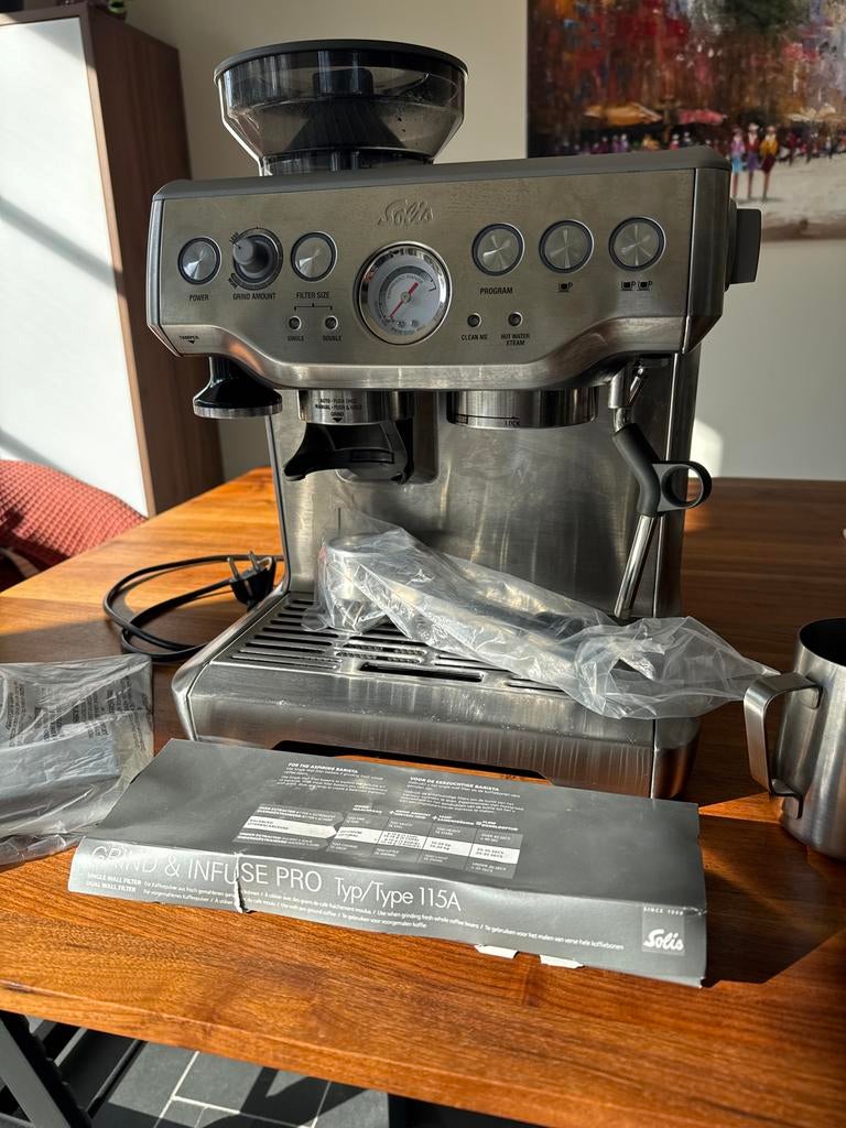Solis Grind & Infuse Pro 115a - Lichte gebreken, Witgoed en Apparatuur, Koffiezetapparaten, Gebruikt, Espresso apparaat, Afneembaar waterreservoir