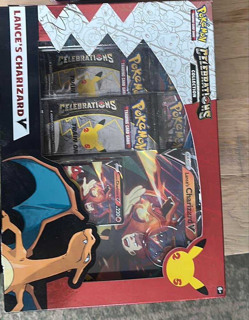 2x Pokémon Celebrations Lance's Charizard V Collection, Ophalen of Verzenden, Nieuw, Overige typen