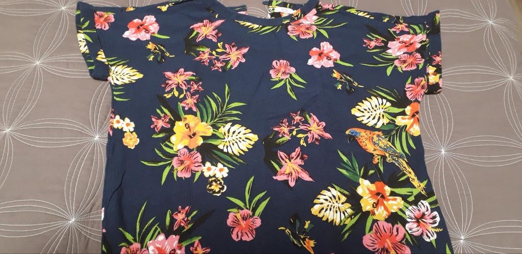 Prachtig luchtige top , WE, 170, Kinderen en Baby's, Kinderkleding | Maat 170, WE, Meisje, Overhemd of Blouse, Ophalen of Verzenden