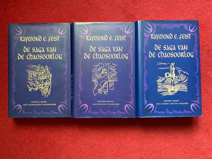 RAYMOND FEIST DE SAGA VAN DE CHAOSOORLOG IN GOEDE STAAT DE C, Boeken, Fantasy, Gelezen, Ophalen of Verzenden
