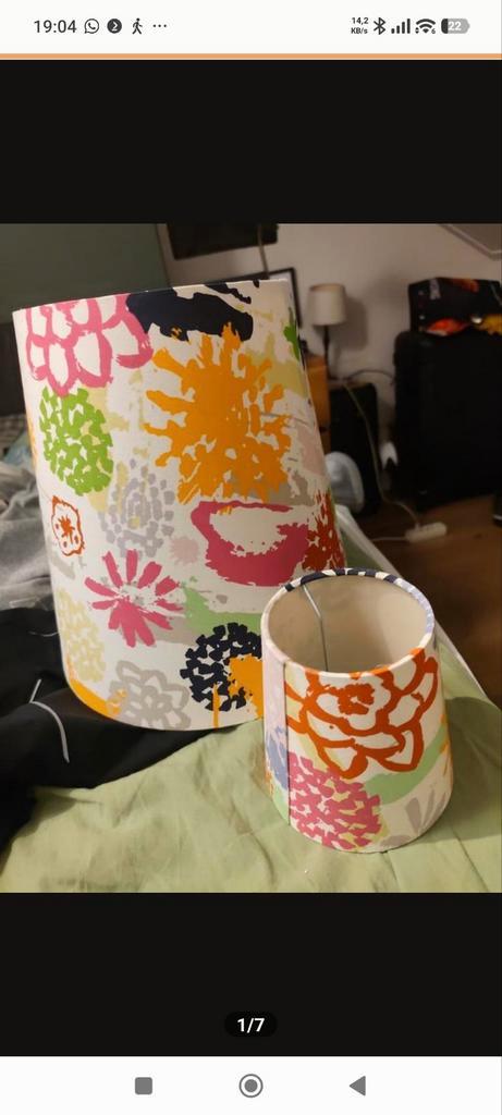 Set van 2 bloemen lampenkappen, kleurrijk design, Huis en Inrichting, Lampen | Lampenkappen, Gebruikt, 25 tot 50 cm, Rond, Wit