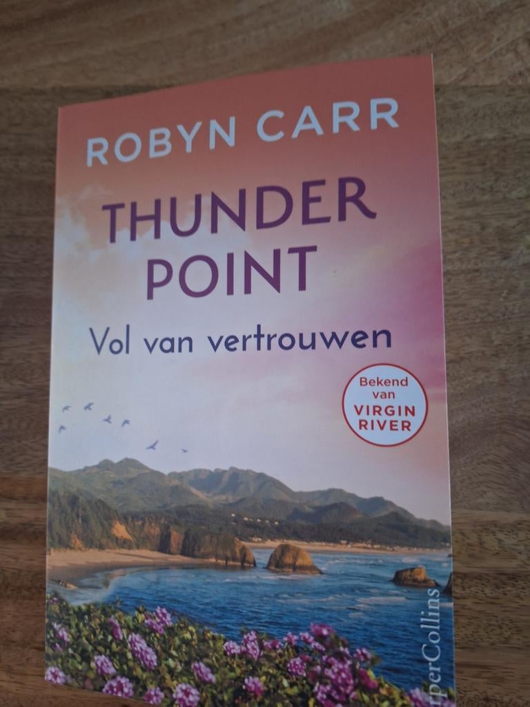 Robyn Carr - Vol van vertrouwen, Ophalen of Verzenden, Zo goed als nieuw, Robyn Carr