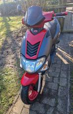 Te koop Kymco Super 9 AC 2 takt 70cc geel kenteken, Fietsen en Brommers, Ophalen, Gebruikt, Kymco, Benzine