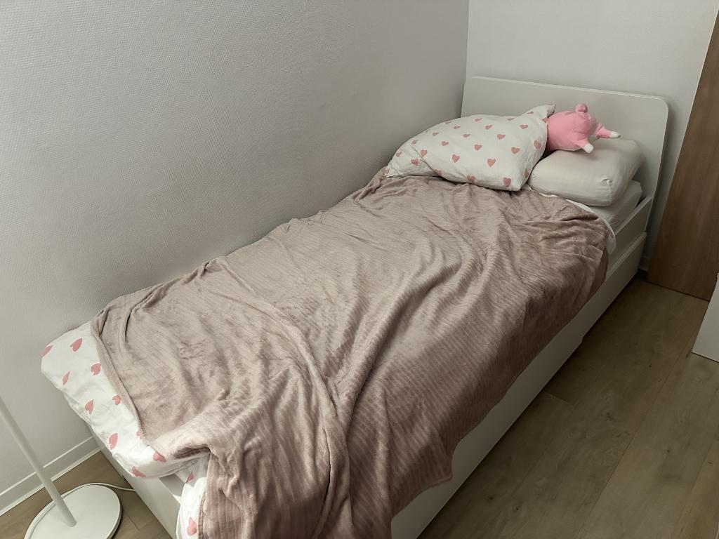 IKEA single bed with bed storage and clean mattress, Ophalen, 90 cm, Wit, Tweepersoons