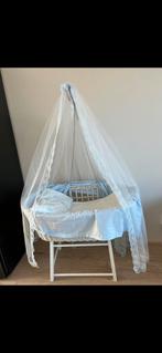Mooie witte wieg met hemeltje, Kinderen en Baby's, Babywiegjes en Ledikanten, Ophalen of Verzenden, Zo goed als nieuw, Wieg