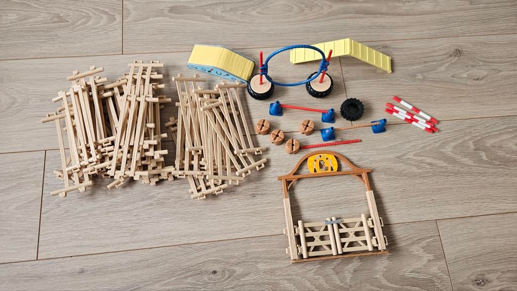 Paarden schleich, hekjes, accessoires, behendigheid /agility, Ophalen of Verzenden, Zo goed als nieuw