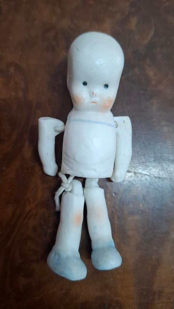 Antiek porseleinen poppetje. Kewpie stijl, Verzamelen, Ophalen of Verzenden, Zo goed als nieuw, Popje