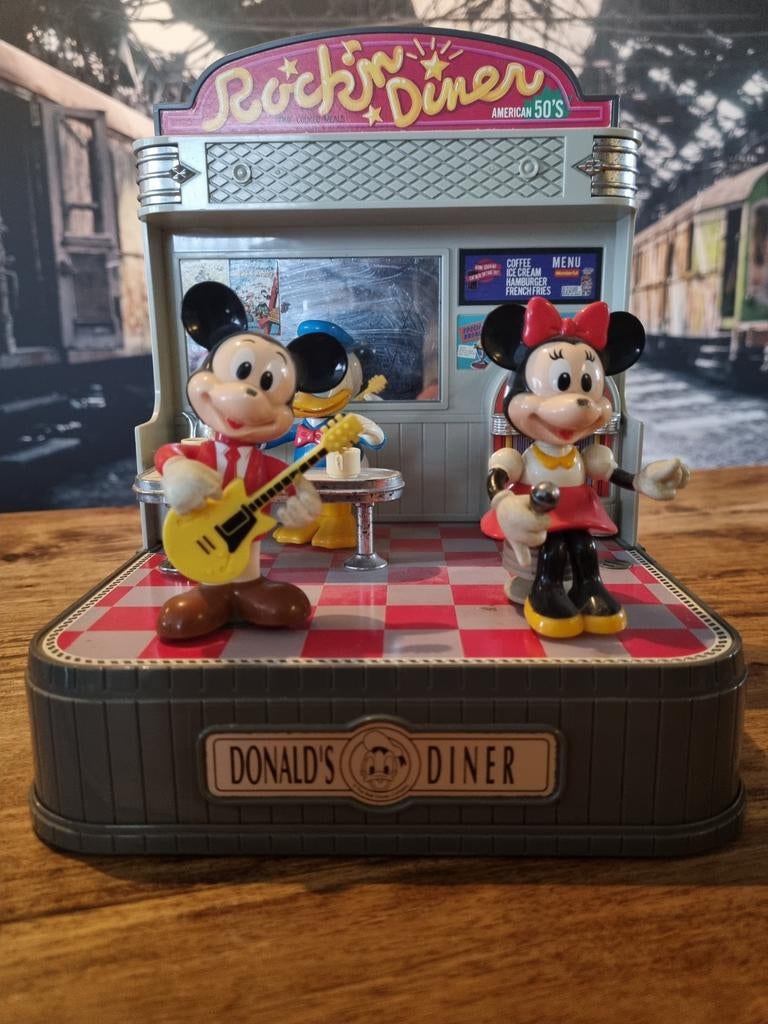 Disney Donald's Diner Muziekdoos met Mickey en Minnie, Verzamelen, Ophalen of Verzenden, Mickey Mouse, Zo goed als nieuw, Beeldje of Figuurtje