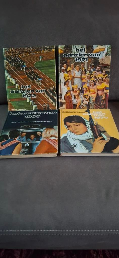 Het Aanzien Van Jaarboeken 1969, 1970, 1971, 1972, Ophalen of Verzenden, 20e eeuw of later, Gelezen