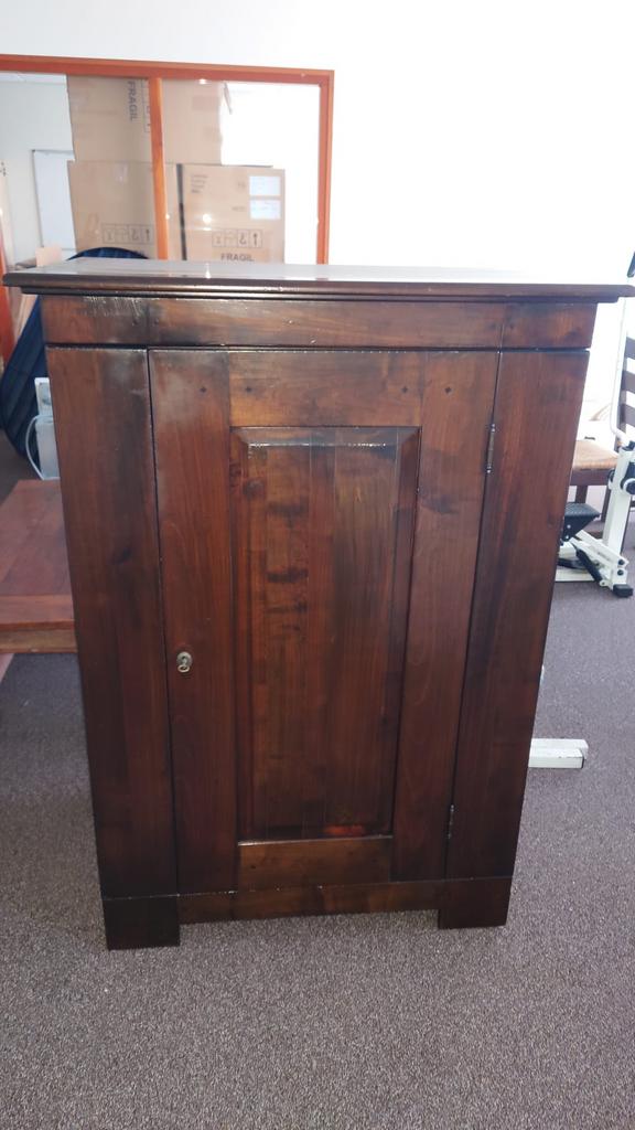 Kersen houten (tv) kast en side table, Antiek en Kunst, Ophalen