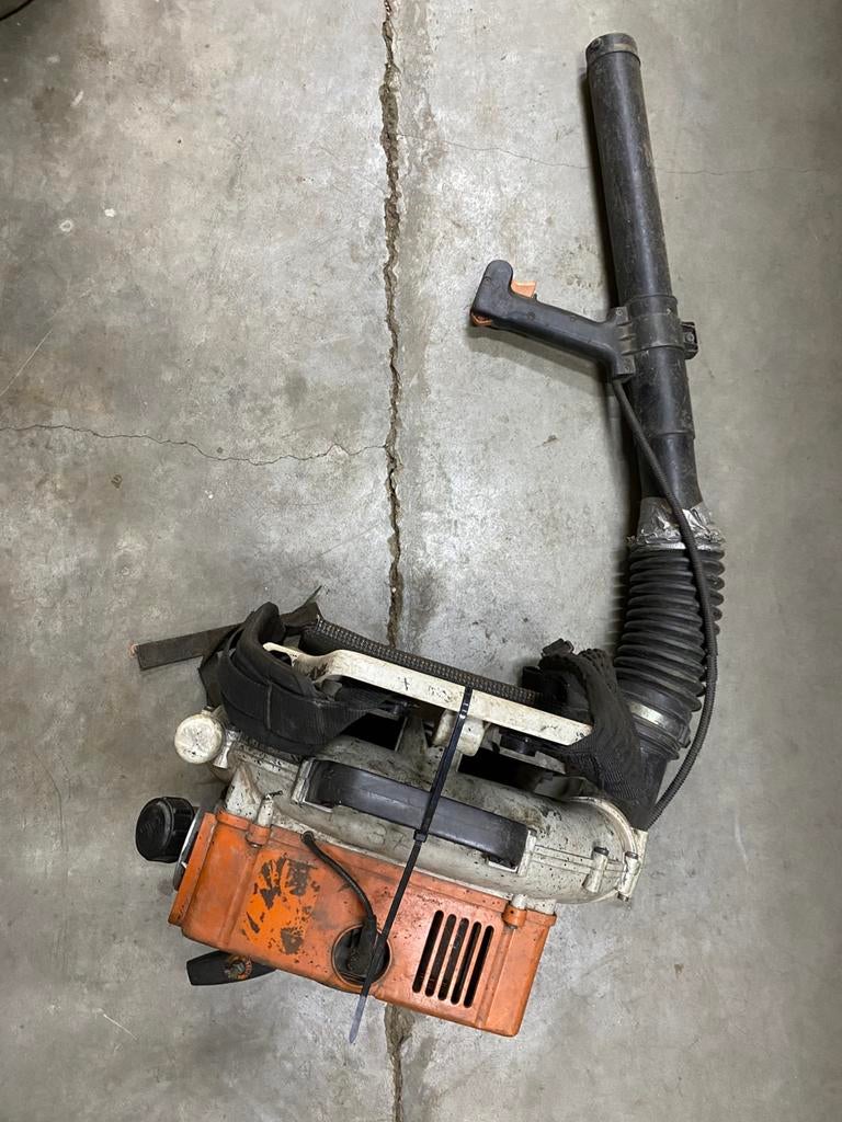 Stihl br400 bladblazer, Tuin en Terras, Bladblazers, Ophalen, Gebruikt, Benzine, Ruggedragen