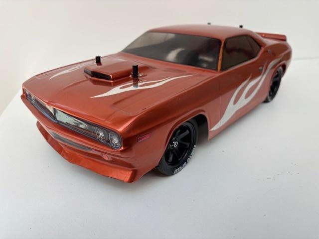 Splinter nieuwe Tamiya TT-02 met 1970 Dodge Challenger body, Hobby en Vrije tijd, Modelbouw | Radiografisch | Auto's, Nieuw, Auto onroad