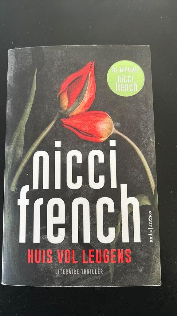 Nicci French - Huis vol leugens, Boeken, Thrillers, Zo goed als nieuw, Ophalen of Verzenden