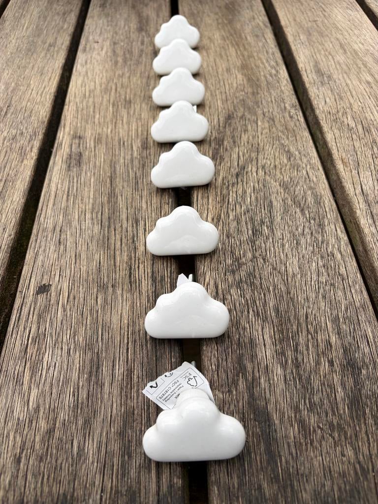 8 witte porseleinen kastknoppen wolkjes, Ophalen of Verzenden, Nieuw