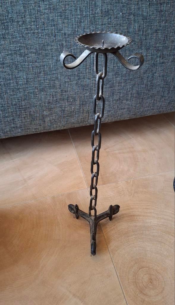 Antieke smeedijzeren kandelaar met ketting, Ophalen of Verzenden, Overige materialen