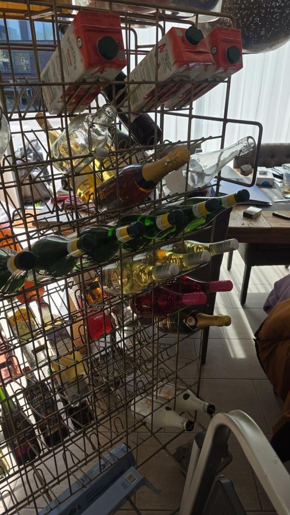 Industrieel drank wijn rek inclusief drank, Ophalen of Verzenden