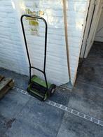 Grasmaaier en hark doen het prima., Kooimesmaaier, Ophalen of Verzenden, Gebruikt