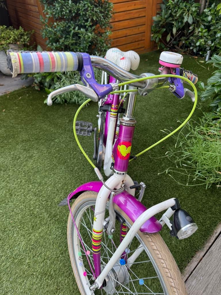 Leuke kleurrijke fiets 22 inch, Ophalen, Zo goed als nieuw, 22 inch, Handrem
