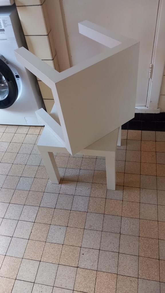 Set van 2 witte bijzettafels / krukjes, Overige materialen, Minder dan 55 cm, Gebruikt, Vierkant