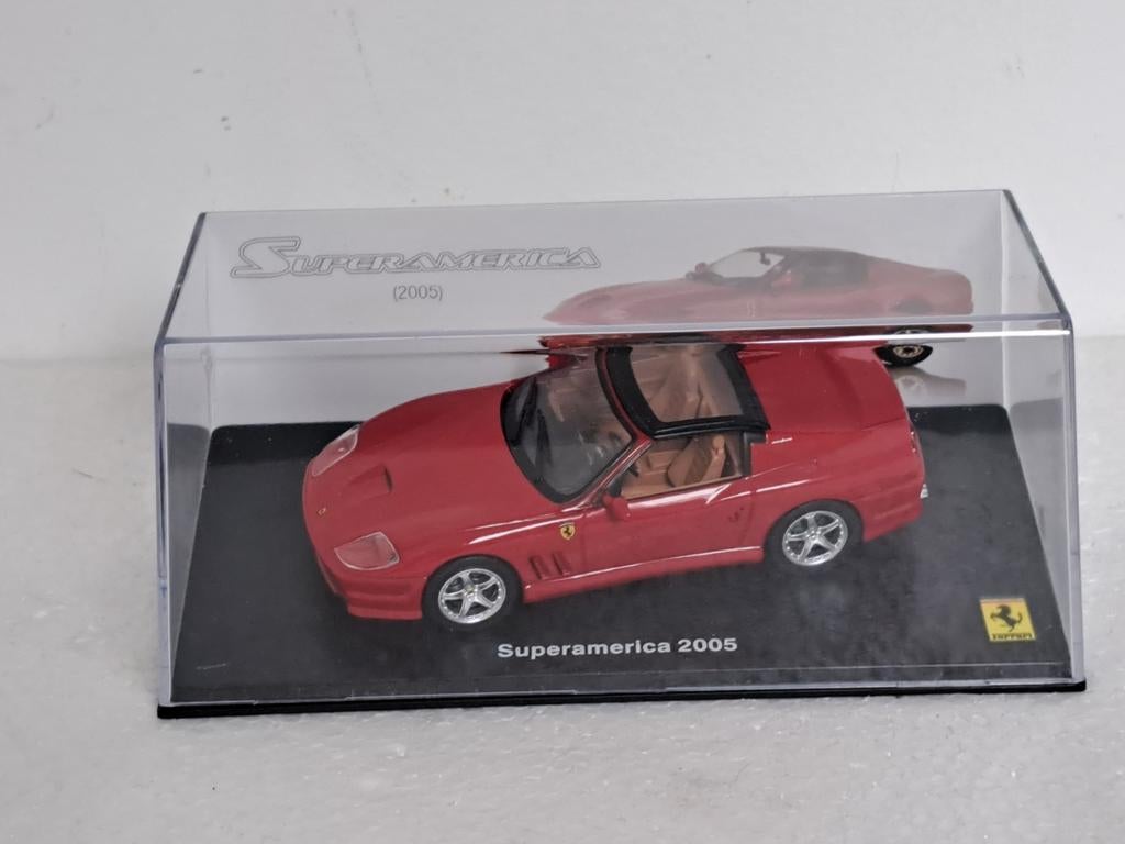 Ferrari SuperAmerica V12 2005 Rood 1/43, Ophalen of Verzenden, Zo goed als nieuw, Auto, Overige merken