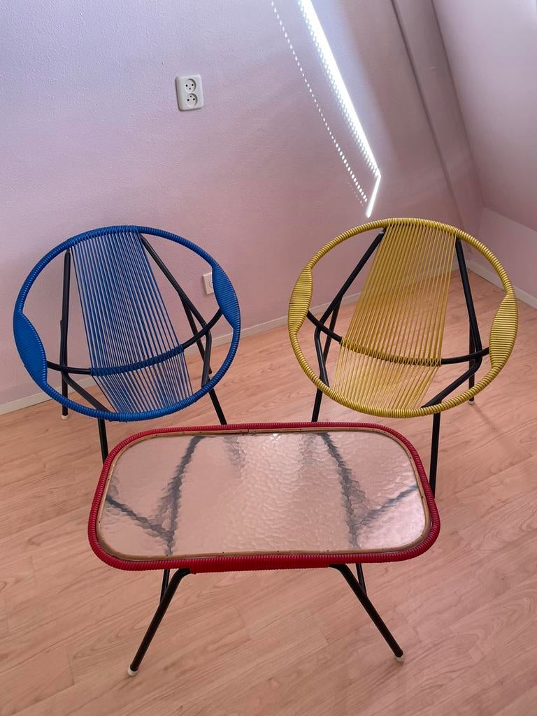 Vintage set spaghetti lounge chairs met bijpassende tafel, Huis en Inrichting, Ophalen, Gebruikt, Twee, Metaal