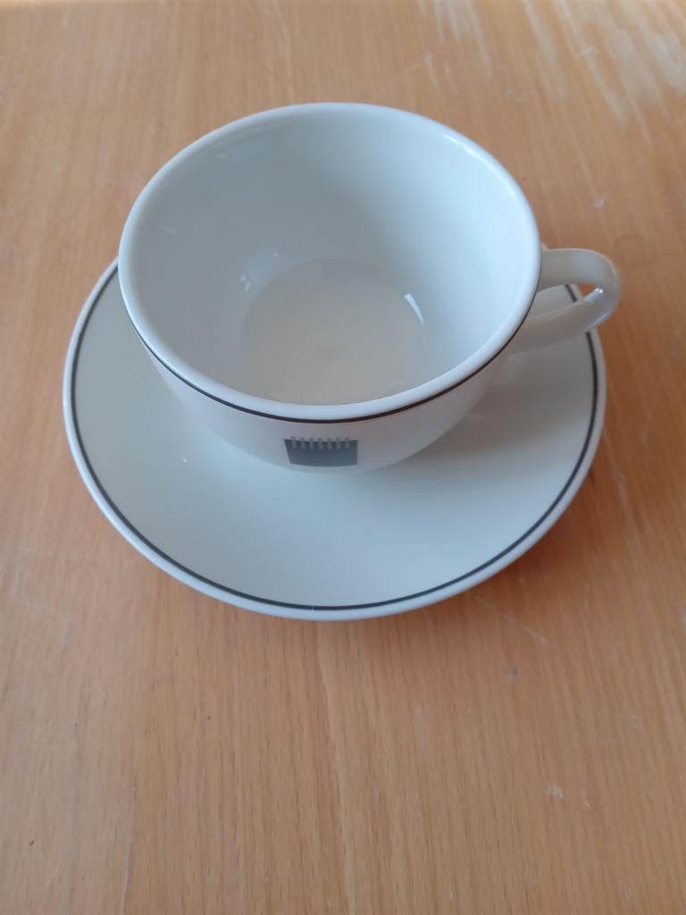 servies Mosa Maastricht bordjes kopjes schoteltjes, Ophalen, Overige typen, Zo goed als nieuw, Effen