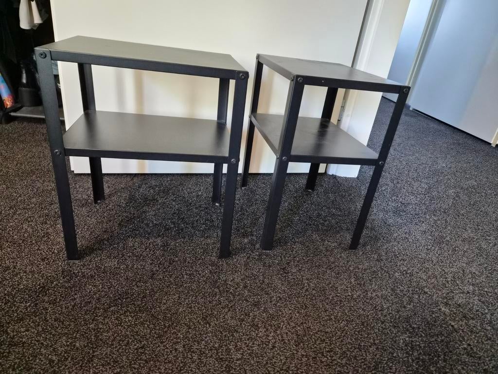 2x Nachtkastje/tafeltje, Ophalen, Metaal of Aluminium, Minder dan 45 cm, Minder dan 55 cm