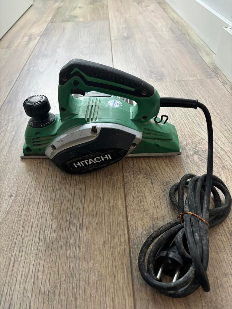 Hitachi P20 SF, Ophalen of Verzenden, Zo goed als nieuw, Minder dan 600 watt, Vlakschuurmachine