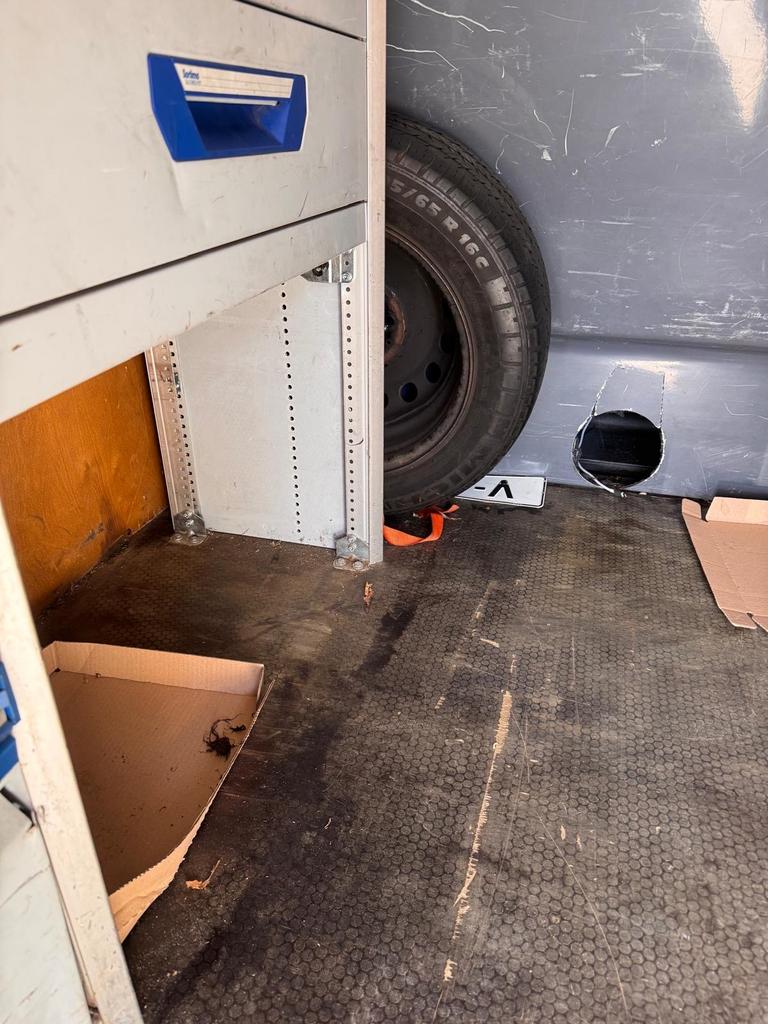 Hebi bedrijfswageninrichting - Complete en nette set, Ophalen of Verzenden, Gebruikt