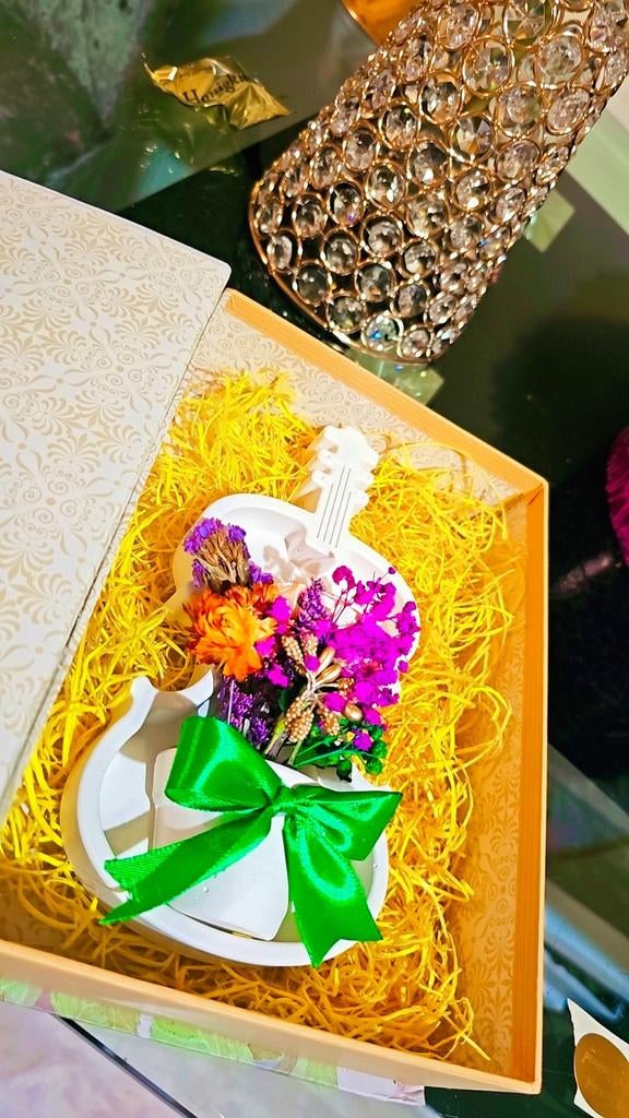 ​ Uniek Cadeau: Luxe Giftbox met Gedecoreerde Witte Viool, Ophalen of Verzenden