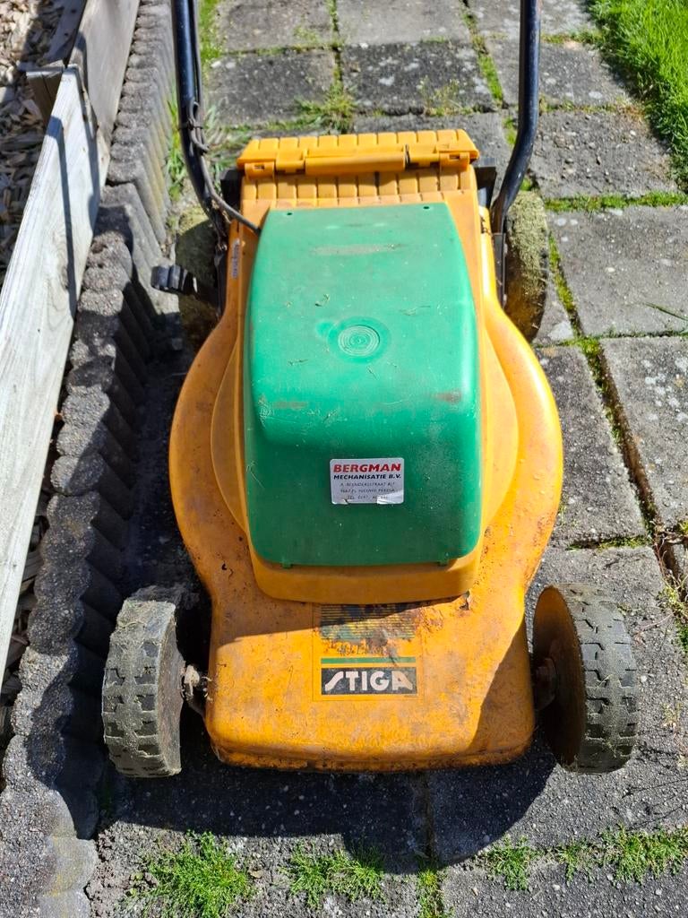 Stiga grasmaaier met opvangbak, Ophalen, Gebruikt, 40 t/m 49 cm, Elektrische grasmaaier