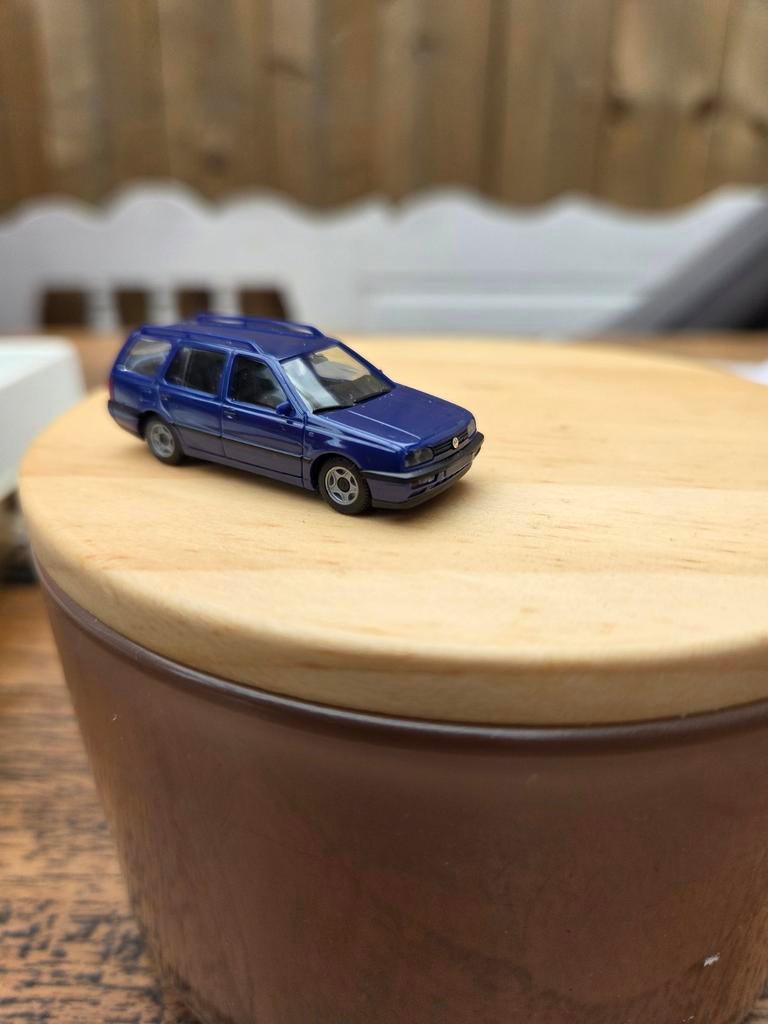 Herpa volkswagen golf variant donker blauw 1/87, Ophalen, Nieuw, Auto, Herpa